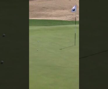 Peter Uihlein with great touch as he spins this one close 🌀