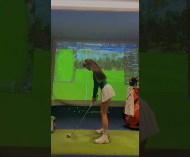 golf girl, Pretty lady hit it #golf  #godness 아름다운 여인, 예쁜 여자, Niña bonita, Красивая девушка, #swing