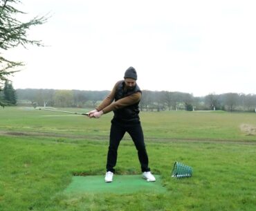 This is the Easiest Way to Swing a Golf Club