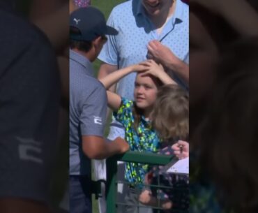 Rickie Fowler NEVER disappoints his fans ✍️🤩
