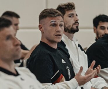 😳 Joshua Kimmich s’oppose à Hansi Flick sur la stratégie à adopter avant le match.