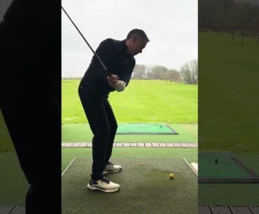 Stop Your Flying Elbow in your Golf Swing #golftips #golfingtips #golfswingtips #golf #simplegolftip