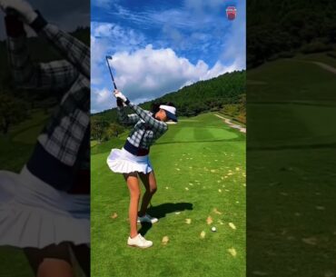 beautiful lady's golf swing slo-mo #slowmotiongolfswing #short