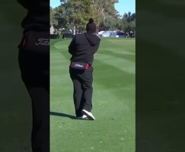 Peter Uihlein sits this one tight for a birdie. 👏