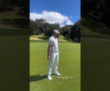 Travis Kelce listening to TSwift on the golf course 💀 (via Chandler Parsons IG)
