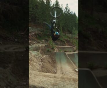 Too smooth 👀 #mtb #ride #mountainbike #tricks  ‎@brandonsemenukofficial 
