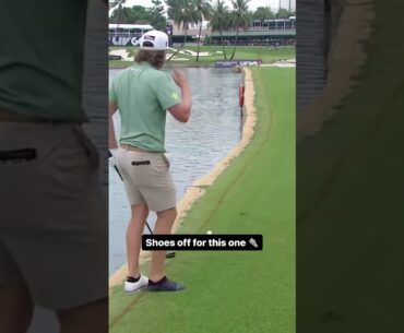 No shoe, no problem for Cam Smith! 👟 #livgolf #shorts