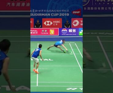 Lee Zii Jia dropped his racket and won the rally #shorts #badminton #leeziijia