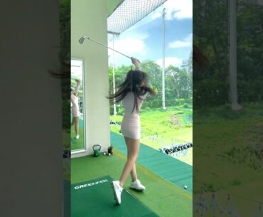 Golf girl Pro Max #shorts #golf #golfgirl #golfswing #shots #sports #funny #explore #asmr #challenge