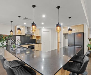 20 Lakeway Retreat, Dawesville