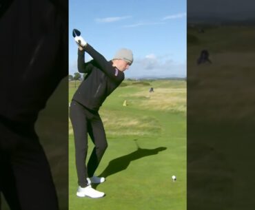 How pure is this swing from Rasmus Højgaard! 😍