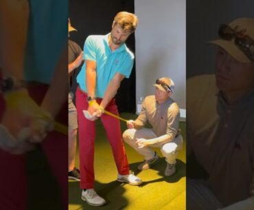 This Creates An Effortless Takeaway To Start The Golf Swing!