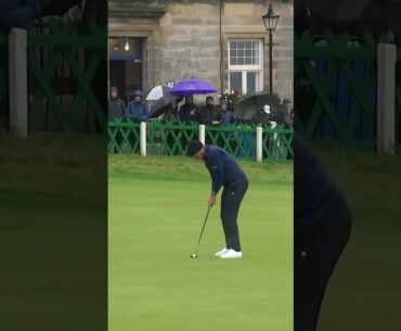 Danny Willett with a tap-in birdie on the 18th at the Old Course #dunhilllinks 🐤👌