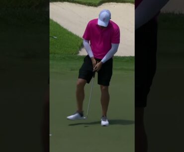 Peter Uihlein walks it in ⛳️