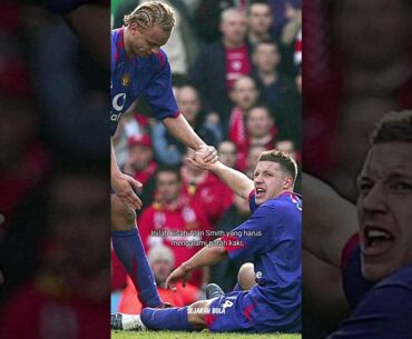 Kisah Alan Smith patah kaki akibat freekick Riise