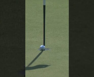 The *skill* of the Irish. ☘️ Shane Lowry with back-to-back birdies on 6 and 7.