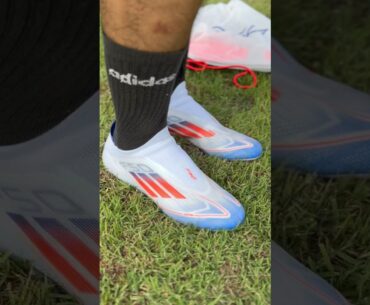 Fitting the new adidas F50 elite laceless version #skony7 #football #adidasfootball #adidasthailand