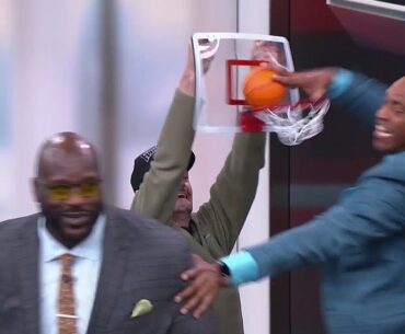 Vince Carter Almost Dunked on Shaq 😂