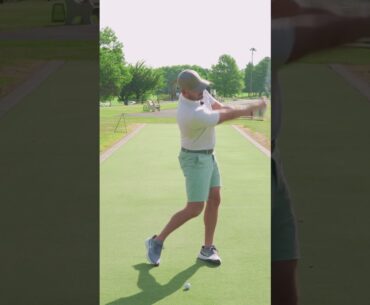 How To Turn Your Arms Off For An Effortless Golf Swing #shorts #golf #golfswing #golfer #ericcogorno