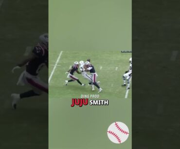 Intense Football Action  Matt Jones Fires Up the Field!