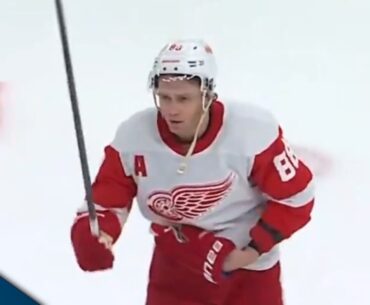 Patrick Kane Salutes Chicago Crowd After Sniping OT Winner vs. Blackhawks
