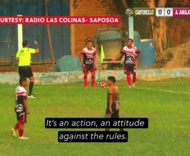 When nature calls - Peruvian footballer sent off after urinating on the pitch