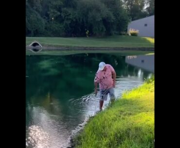 No free drops .. Play it as it lies .. 🤣 .. not Bill Haas #golf #pga #lpga #espn ⛳️