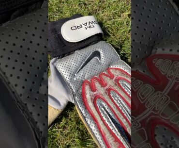 OMG TIM HOWARD’S GOALKEEPER GLOVES #shorts
