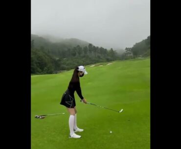 Such a beautiful consistent swing ❤️ #golf #short #golfbabes #golfgirl #girlthatgolf #golfqueen #go
