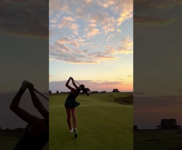Sunset golf 🌅 #golfgirl #golf #golfreels #golflife #golfer