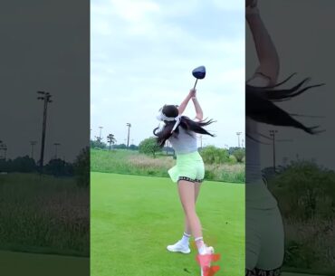 Powerful Swing by Yellow Skirt Girl #golf #golfskill #golfswing #ladygolfers