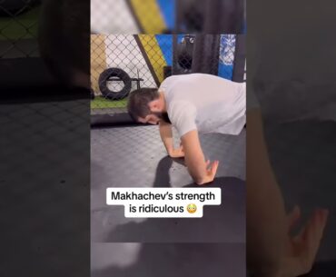 This is impressive 💪 (via islam_makhachev/IG)