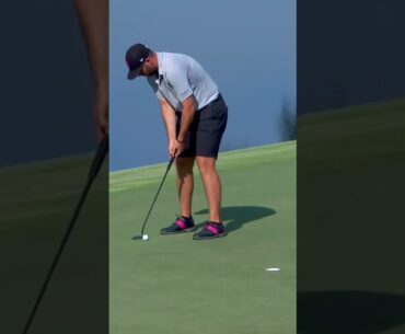 Rolling it true to the cup! 🏌️‍♂️
