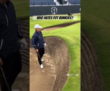 Alex Noren is just one of us from a pot bunker 🤣