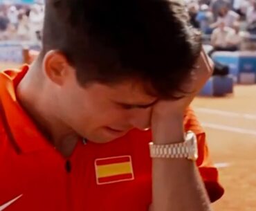 JO PARIS 2024 - Carlos Alcaraz fond en larmes après sa défaite en finale contre Novak Djokovic