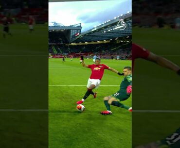 Ederson's ball control is CRAZY! 😅