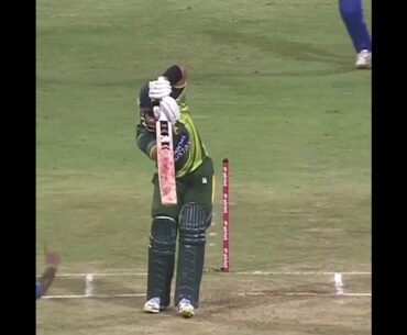 Bhuvneshwar Kumar Greatest Set Up Vs Umar Akmal - Analysis