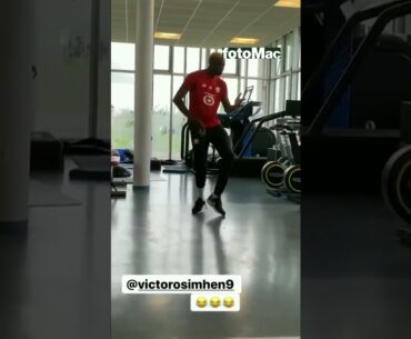 Victor Osimhen'in Lille Döneminden 'Yarim Yarim' Eşliğindeki Dansı #shorts #galatasaray