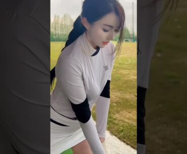 That pose, that swing beautiful AI lady playing golf getting it in! #golf #pretty #swing