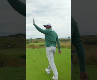 Tiger's first look at Royal Troon 👀 #theopen