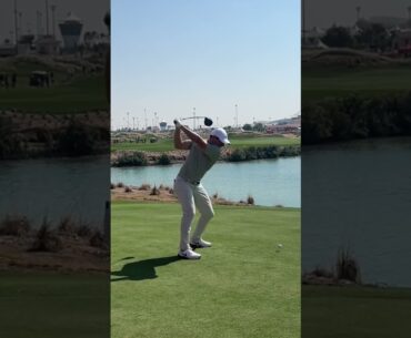 Rory McIlroy using his new improved golf swing on the 9th tee in Abu Dhabi #golfer
