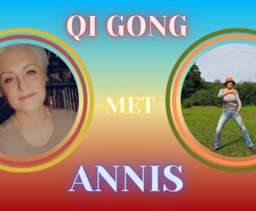 Qigong in de zomer als het warm is. Rustig blijven bewegen en je bloed laten stromen.