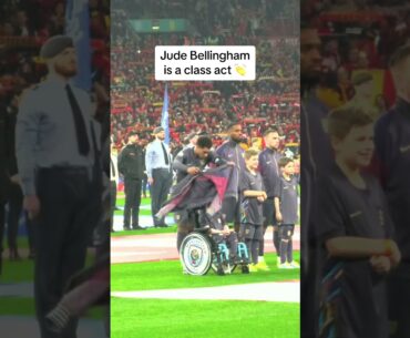 Jude Bellingham giving a young mascot his jacket because he was cold 👏❤️