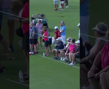 Caitlin Clark gets an ASSIST from a fan ⛳️😂