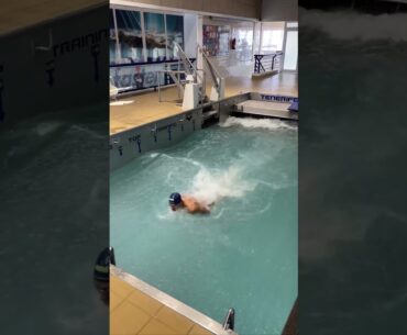 Mastering the currents. 💪📹: @clem_secchi