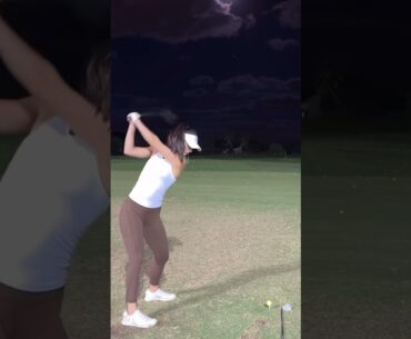 She is so good #golf #golfskill #ladygolfer #golfswing #golfer #ladiesgolf #golflife #golfgirl