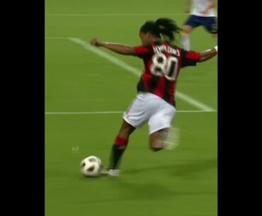 Ronaldinho Joga Bonito Skills 🤩🇧🇷
