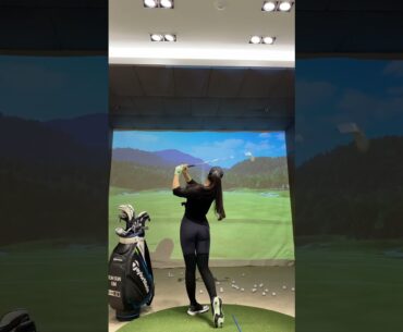 Perfect swing! #golf #short #golfbabes #golfgirl #girlthatgolf #golfqueen #golflifewiki #larryscott