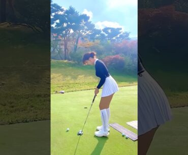 Putting Exercise by Cute Girl #golf #golfswing #ladygolfers #golfer #golfskill #kggolf