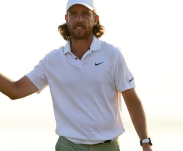 Tommy Fleetwood’s new putter helps him tie course record, grab lead
